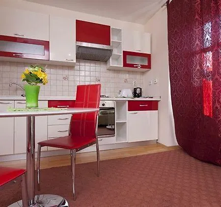 Priska Apartment Podstrana